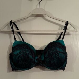 Victoria’s Secret Very Sexy Lined Demi (36D)